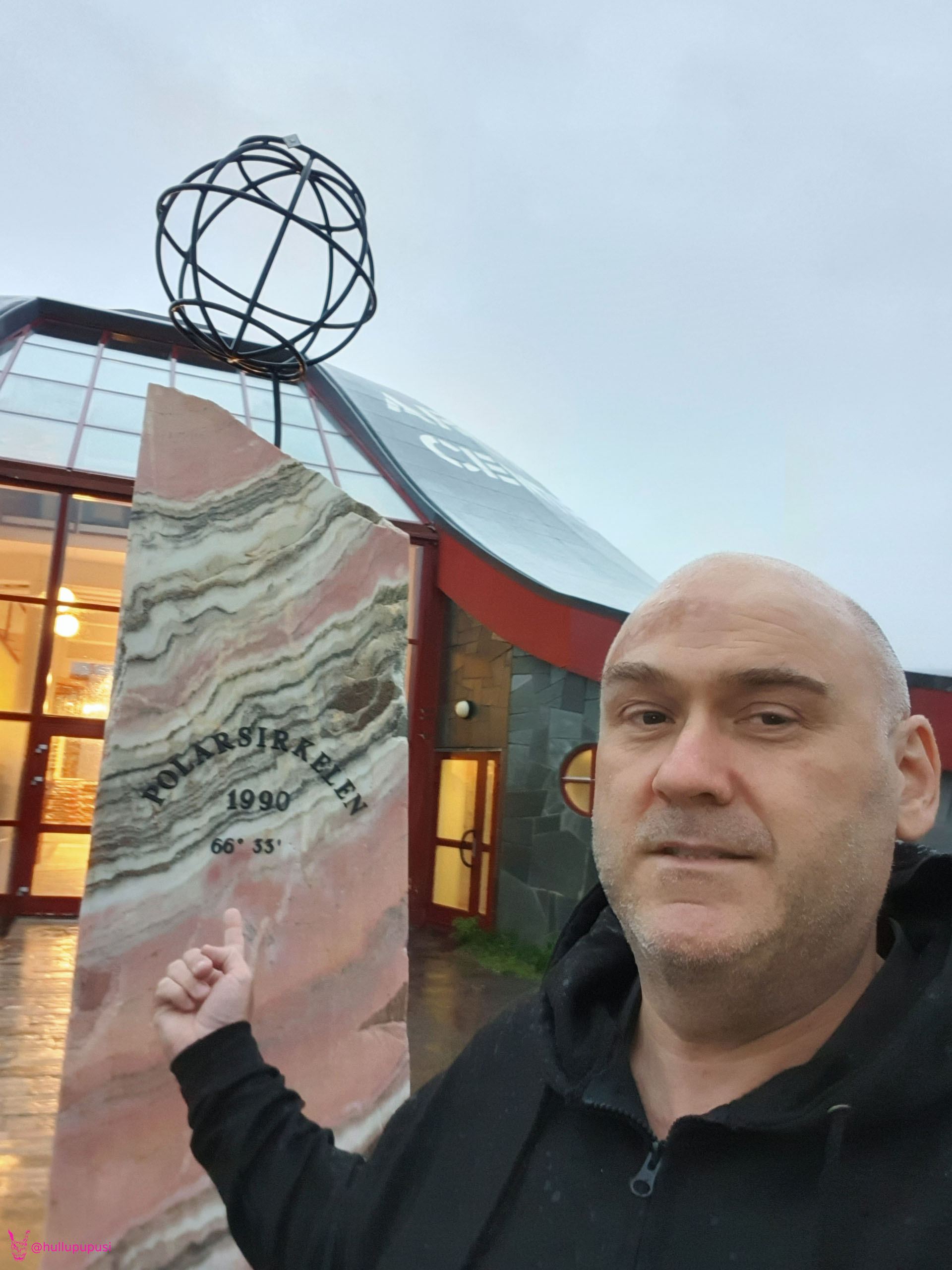 20220810_214323x2560