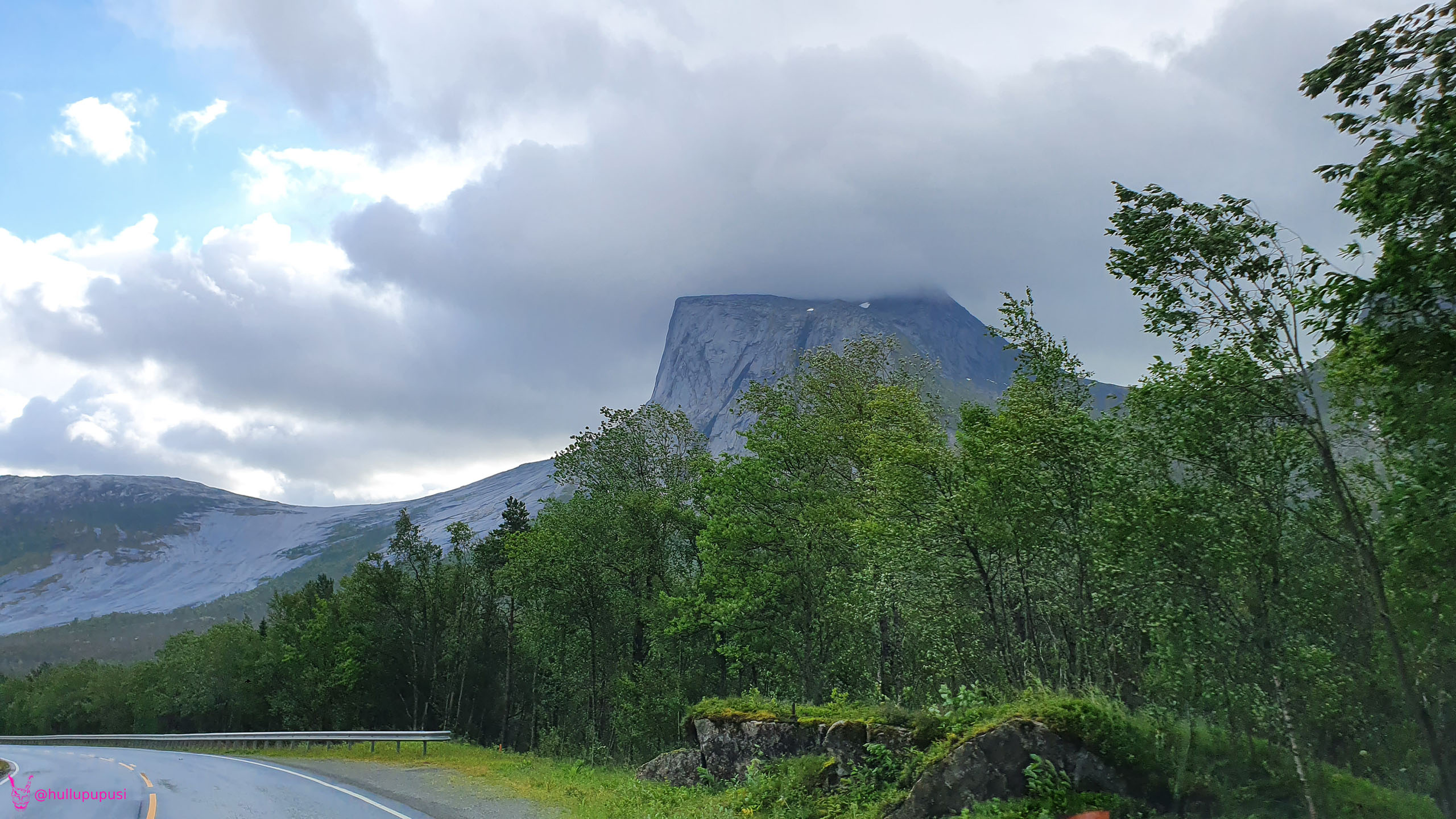 20220811_095252x2560